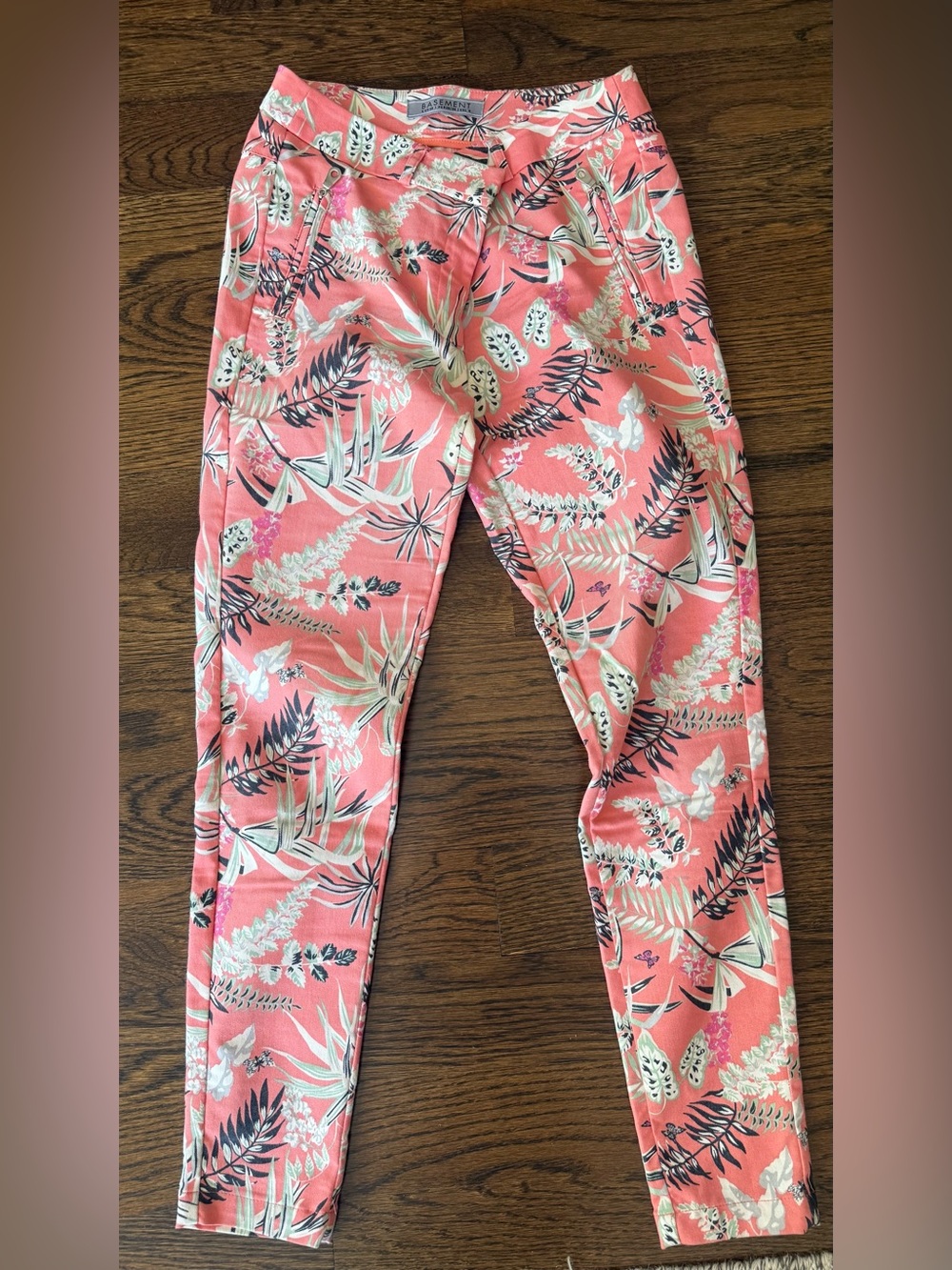 Coral Floral Cropped Pants with Elastic Waist